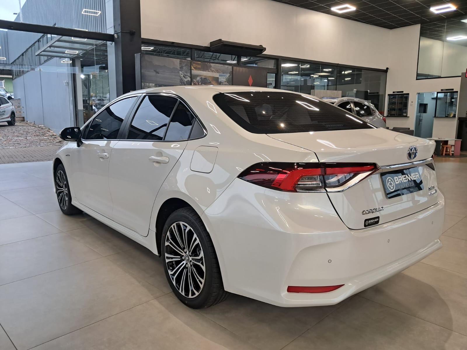 Foto Toyota Corolla Altis Hybrid 2023